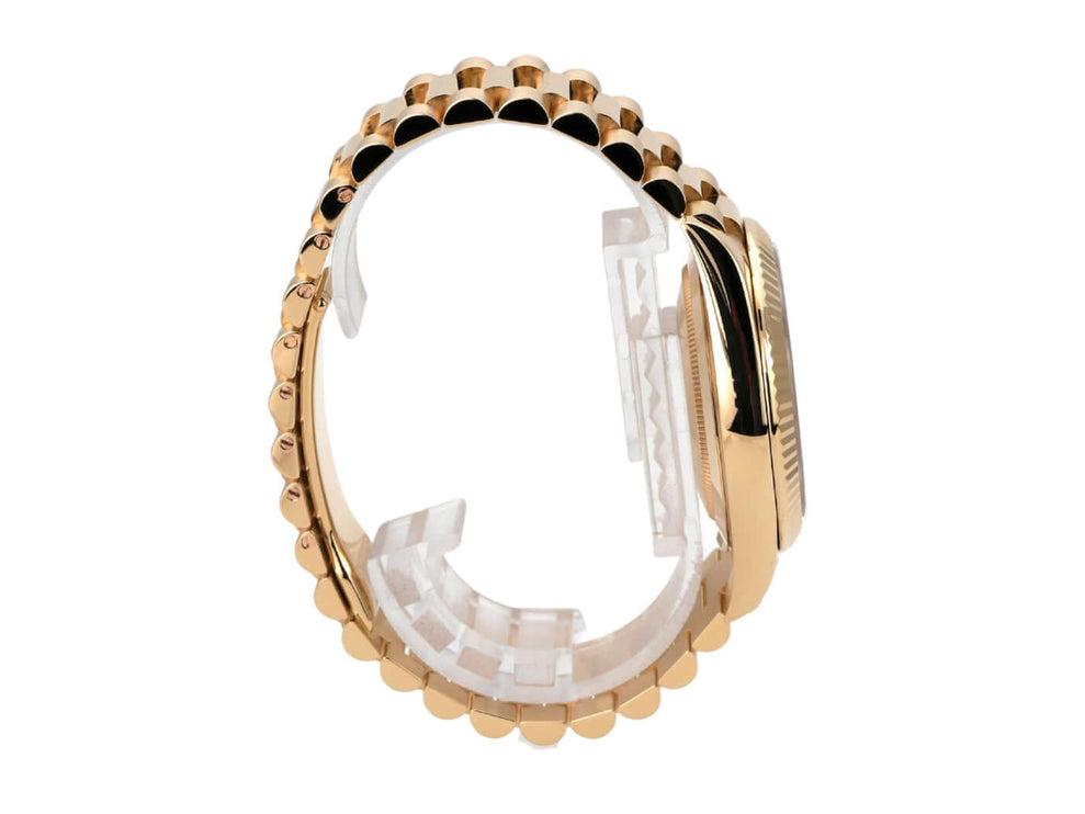 Rolex Day-Date 40 Gelbgold 228238 Schwarz seitliche Ansicht des Armbands mit Präsidentenstruktur aus 18 kt Gelbgold.