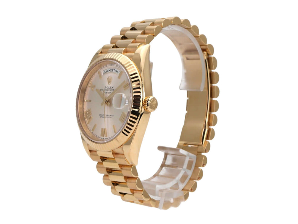 Rolex Day-Date 40 Gelbgold 228238 Silber Römisch mit silberfarbenem Zifferblatt und goldenen römischen Ziffern