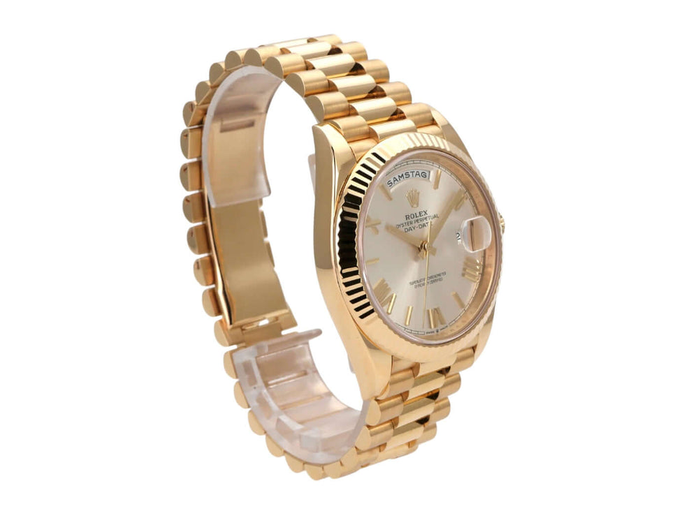 Rolex Day-Date 40 Gelbgold 228238 Silber Römisch mit poliertem Gehäuse und Präsident Armband.