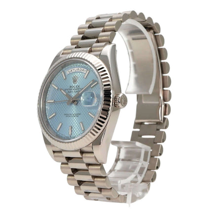 Rolex Day-Date 40 Weißgold 228239 Eisblau mit Präsident-Armband, Automatikwerk und eisblauem Zifferblatt