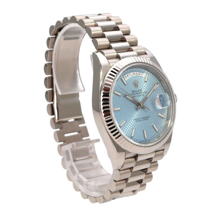 Rolex Day-Date 40 Weißgold 228239 Eisblau mit weißgoldenem President-Armband und eisblauem Zifferblatt