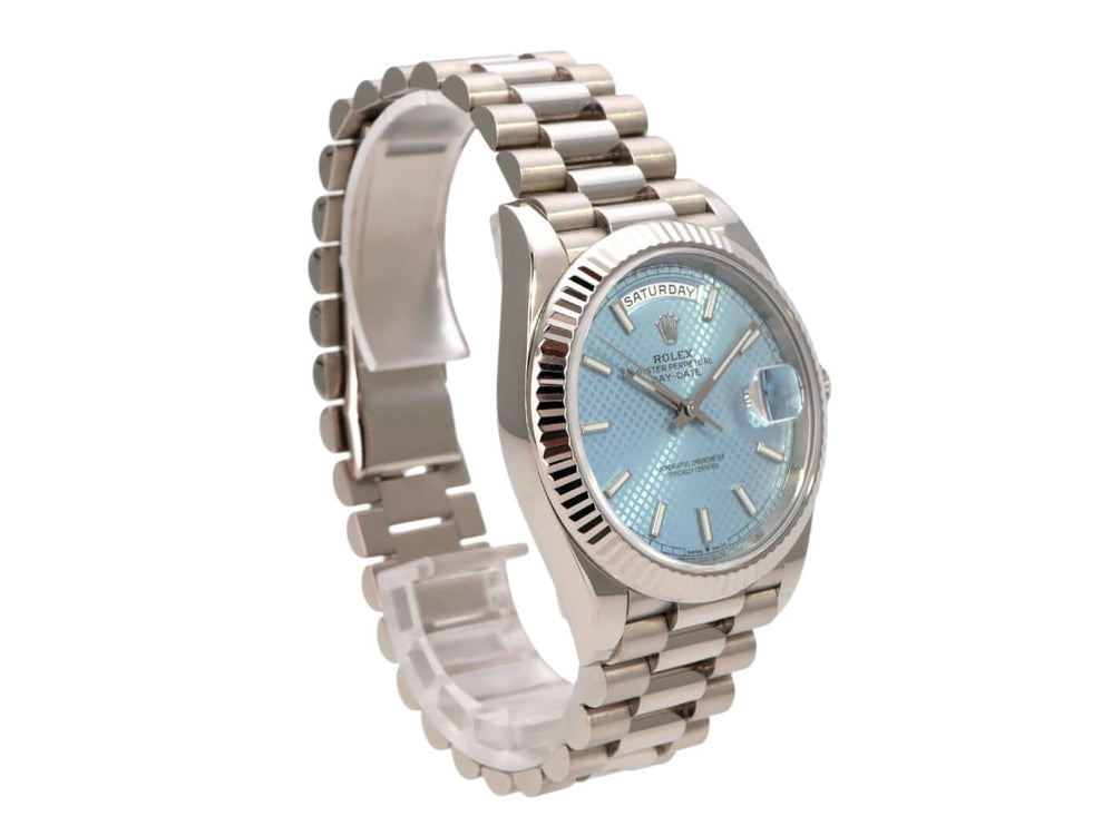 Rolex Day-Date 40 Weißgold 228239 Eisblau mit weißgoldenem President-Armband und eisblauem Zifferblatt