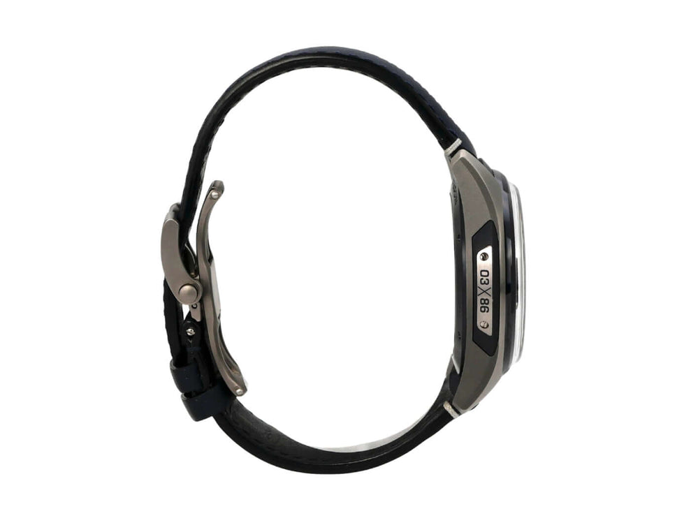 Ulysse Nardin Freak X Ti Blue 2303-270/03 seitliche Ansicht mit titan und blauem Lederarmband.