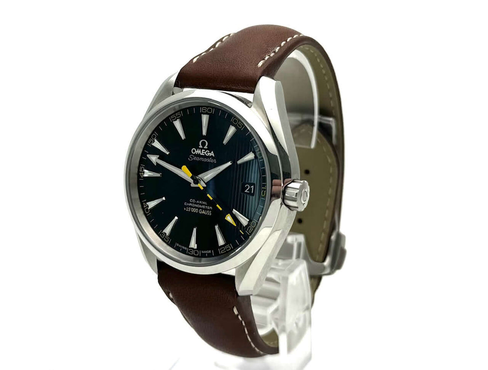 Omega Seamaster Aqua Terra 15.000 Gauss 231.12.42.21.01.001 mit braunem Lederarmband und schwarzem Zifferblatt, Edelstahlgehäuse, deutsche Papiere.