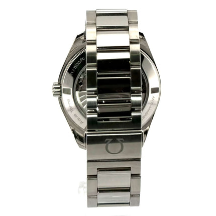 Rückseite der Omega Seamaster Aqua Terra Golf Master Co-Axial Ref. 231.10.42.21.02.004 mit poliertem und satiniertem Edelstahlarmband.