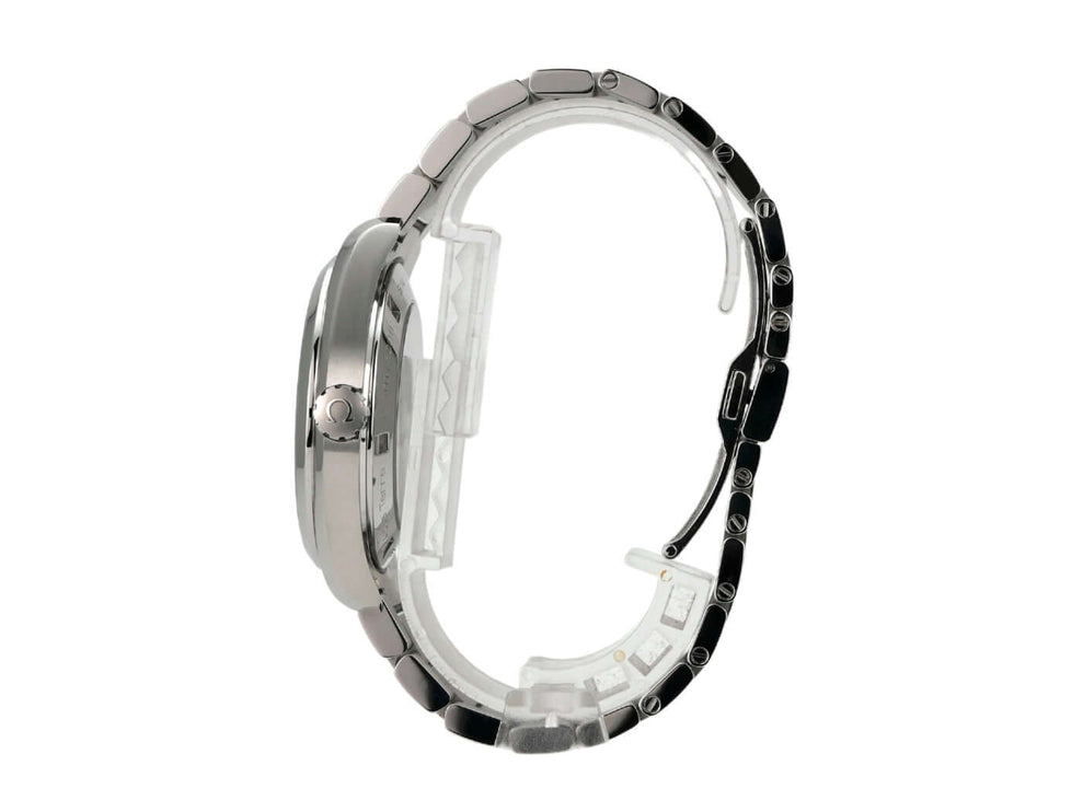 Seitenansicht der Omega Seamaster Aqua Terra Golf Master Co-Axial mit Edelstahlarmband und satiniertem Gehäuse