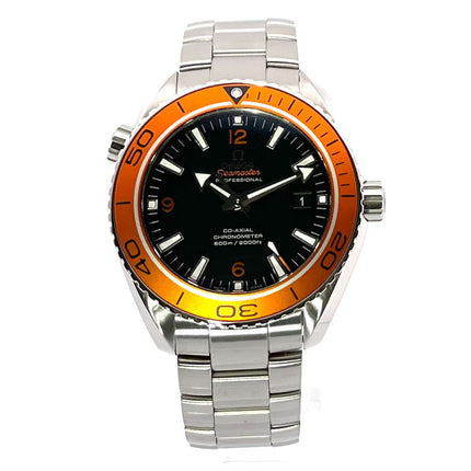 Omega Seamaster Planet Ocean 600m Co-Axial Ref. 232.30.46.21.01.002 Edelstahlgehäuse, orangefarbene Lünette und schwarzes Zifferblatt.