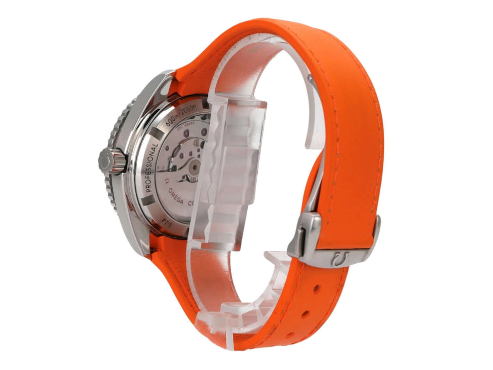 Omega Seamaster Planet Ocean 600m 232.32.42.21.01.001 mit orange Kautschukarmband von der Seite