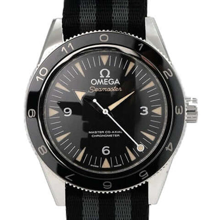 Omega Seamaster 300 Master Co-Axial James Bond Spectre 233.32.41.21.01.001 schwarzes Zifferblatt, NATO-Armband, Edelstahl 41 mm