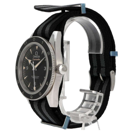 Omega Seamaster 300 Master Co-Axial James Bond Spectre 233.32.41.21.01.001 Uhr mit NATO-Armband und schwarzem Zifferblatt