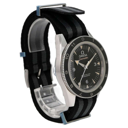 Omega Seamaster 300 Master Co-Axial James Bond Spectre 233.32.41.21.01.001 mit schwarzem NATO-Armband