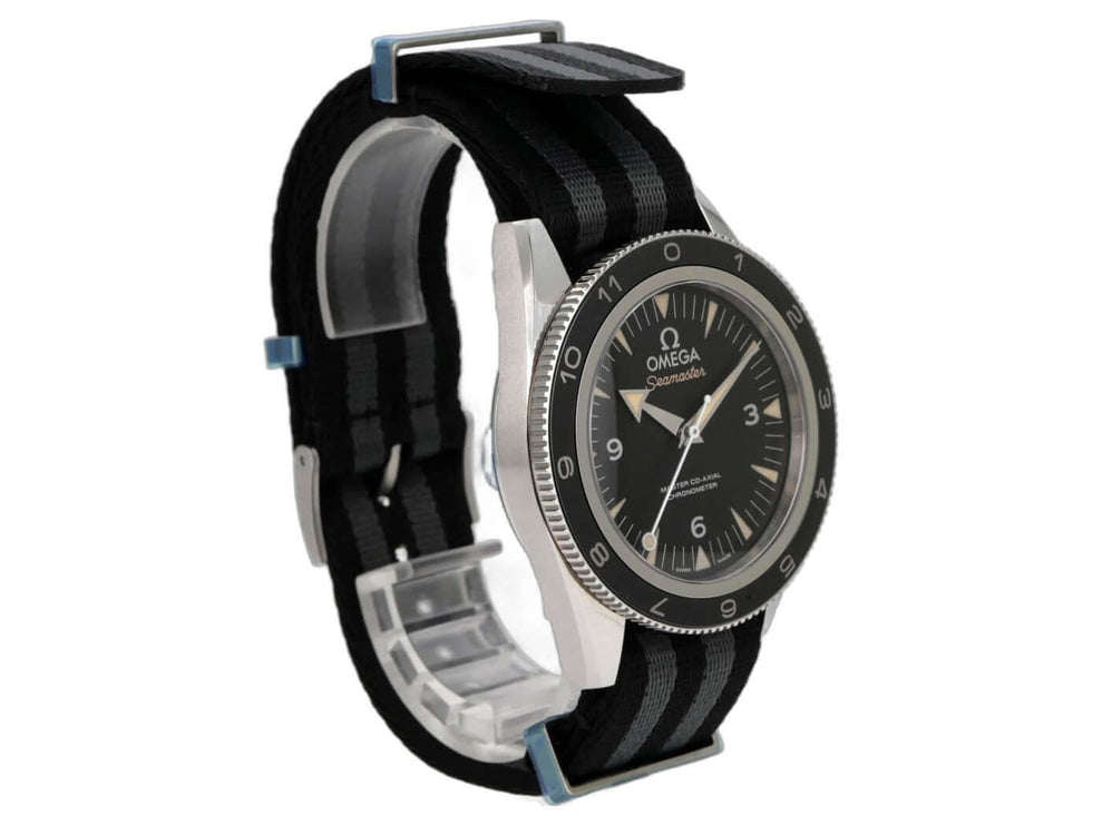 Omega Seamaster 300 Master Co-Axial James Bond Spectre 233.32.41.21.01.001 mit schwarzem NATO-Armband
