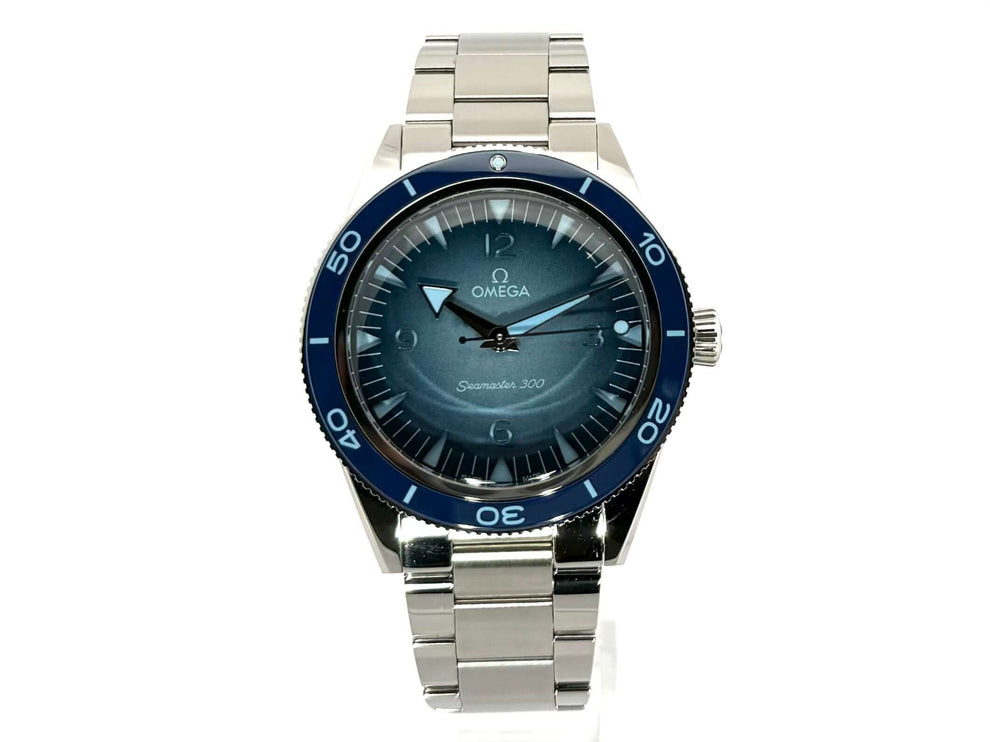 OMEGA Seamaster 300 Co-Axial Master Chronometer 234.30.41.21.03.002 mit blauem Zifferblatt und Edelstahlband.