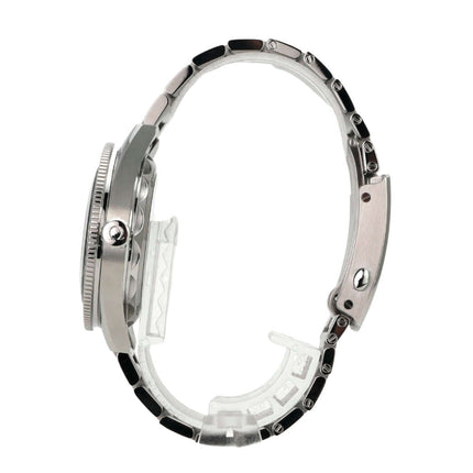 OMEGA Seamaster 300 Co-Axial Master Chronometer 234.30.41.21.01.001 seitliche Ansicht des Armbands und Gehäuses.