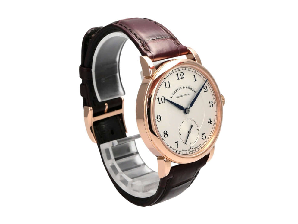 A. Lange & Söhne 1815 Rotgold 235.032 mit braunem Alligatorlederband und silbernem Zifferblatt.