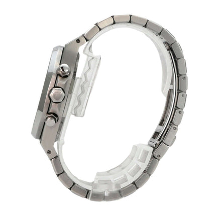 Audemars Piguet Royal Oak Chronograph 25860ST.OO.1110ST.01 seitliche Ansicht mit poliertem Edelstahlarmband.