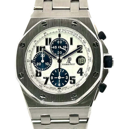 Audemars Piguet Royal Oak Offshore 26020ST.OO.D020IN.01.A Herrenarmbanduhr aus poliertem Edelstahl mit weißem Zifferblatt und blauen Ziffern