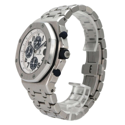 Audemars Piguet Royal Oak Offshore 26020ST.OO.D020IN.01.A Uhr mit Edelstahlgehäuse und weißem Zifferblatt.