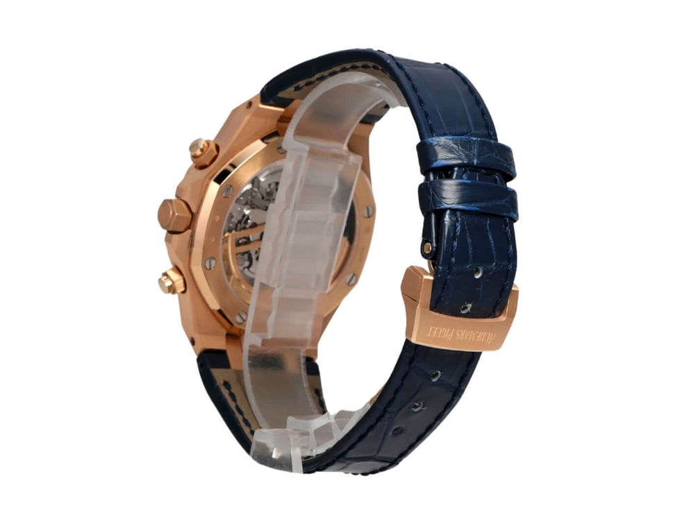 Audemars Piguet Royal Oak Chronograph 26240OR.OO.D315CR.02 mit blauem Lederband und Roségold-Gehäuse.