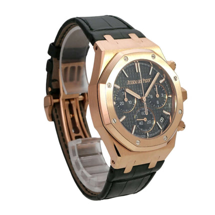 Audemars Piguet Royal Oak Chronograph 26240OR.OO.D404CR.02 mit grünem Lederband und Roségold-Gehäuse.