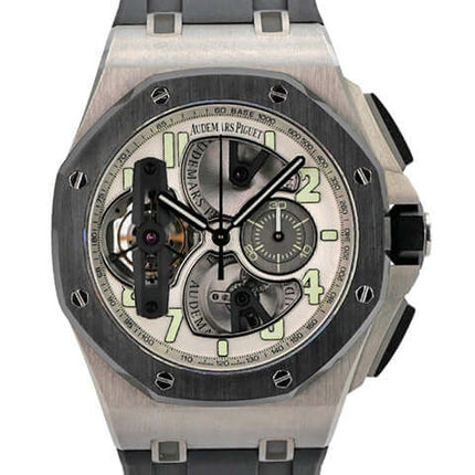 Audemars Piguet Royal Oak Offshore 26387IO.OO.D002CA.01 mit skelettiertem Zifferblatt und schwarzem Kautschukband.