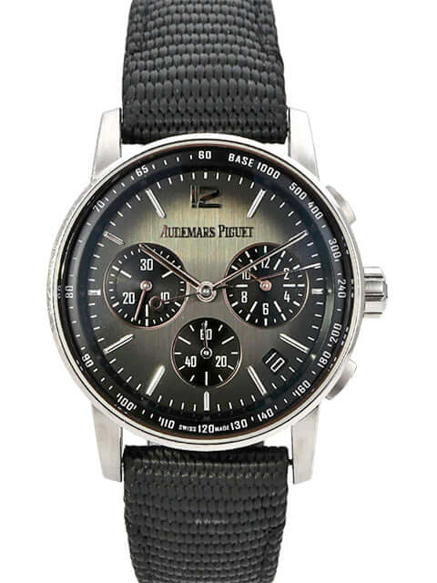 Audemars Piguet Code 11.59 Chronograph 26393NB.OO.A002KB.01 mit grauem Zifferblatt und schwarzem Armband.