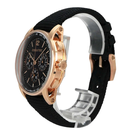 Audemars Piguet Code 11.59 Chronograph 26393OR.OO.A616CR.01 mit schwarzem gummierten Armband und roségoldenen Gehäuse.