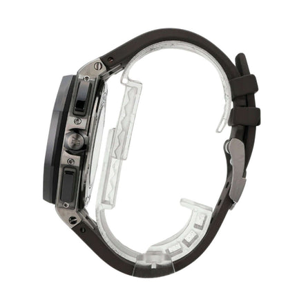 Audemars Piguet Royal Oak Offshore Chronograph 26400IO.OO.A004CA.01 seitliche Ansicht mit schwarzem Armband.