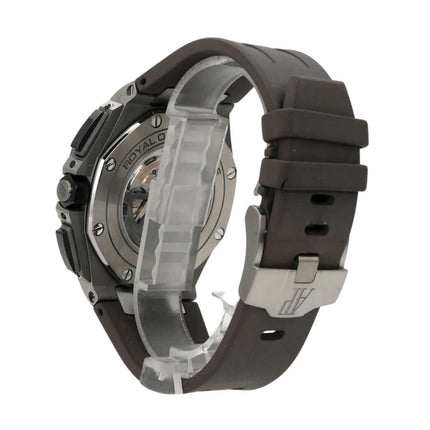 Audemars Piguet Royal Oak Offshore Chronograph 26400IO.OO.A004CA.01 Rückansicht mit grauem Kautschukarmband