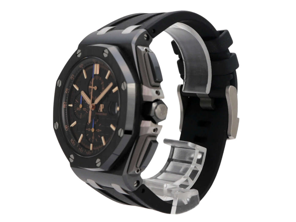 Audemars Piguet Royal Oak Offshore Chronograph 26405CE.OO.A002CA.02 seitliche Ansicht mit schwarzem Kautschukband.