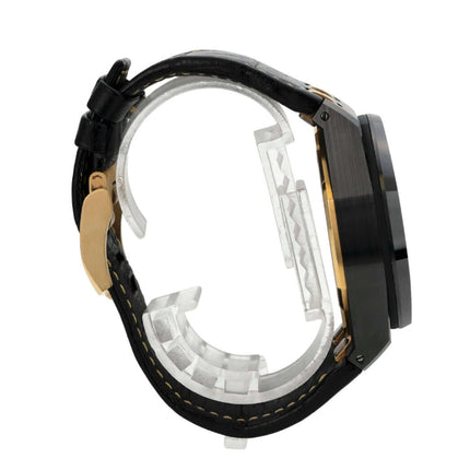 Audemars Piguet Royal Oak Offshore Chronograph 26420CE.OO.A127CR.01 seitlicher Blick auf das Keramik-Gehäuse und Lederband.