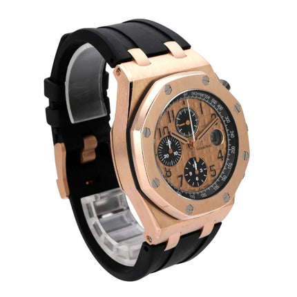 Audemars Piguet Royal Oak Offshore Rotgold 26470OR.OO.A002CR.01 mit rosegoldenem Zifferblatt und Kautschukband.