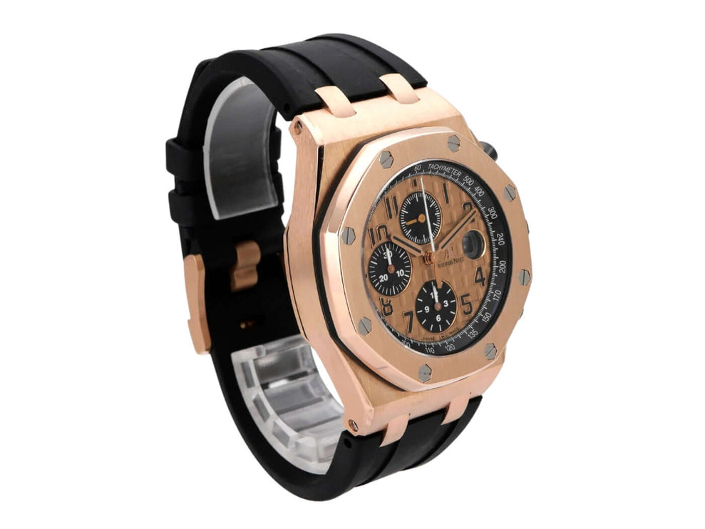 Audemars Piguet Royal Oak Offshore Rotgold 26470OR.OO.A002CR.01 mit rosegoldenem Zifferblatt und Kautschukband.