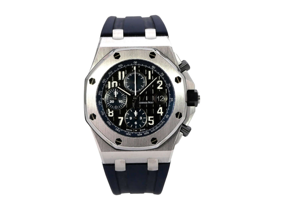 Audemars Piguet Royal Oak Offshore 26470ST.OO.A028CR.01 mit blauem Kautschukband und schwarzem Zifferblatt.