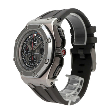 Audemars Piguet Royal Oak Offshore Chronograph Michael Schumacher 26568IM.OO.A004CA.01 mit schwarzem Kautschukband und grauem Zifferblatt.