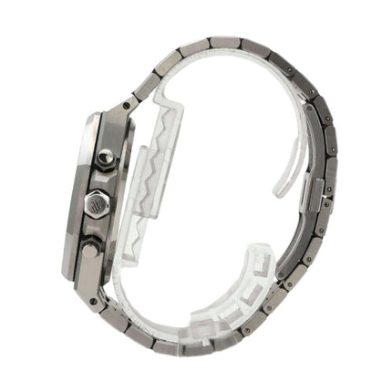 Seitenansicht der Audemars Piguet Royal Oak Chronograph 26715ST.OO.1356ST.02 Uhr mit Edelstahlarmband.