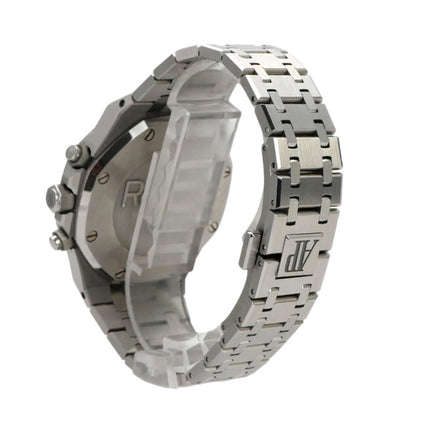 Audemars Piguet Royal Oak Chronograph 26715ST.OO.1356ST.02, Edelstahlgehäuse und Armband, seitliche Ansicht.