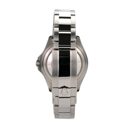 Seitenansicht der Rolex Yacht-Master 37 Edelstahl Platin 268622 mit Oyster Armband und Sicherheitsfaltschließe.