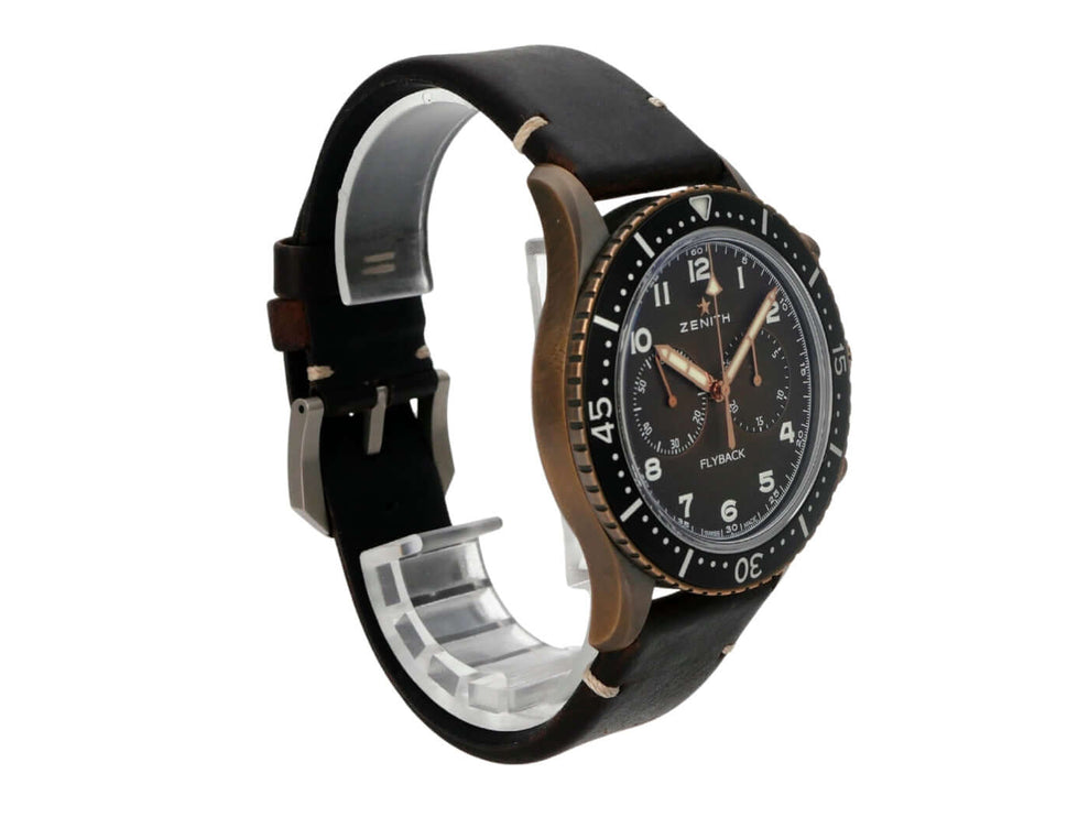 Zenith Pilot Cronometro Tipo CP-2 Flyback 29.2240.405-18.C801 aus Bronze mit braunem Lederband