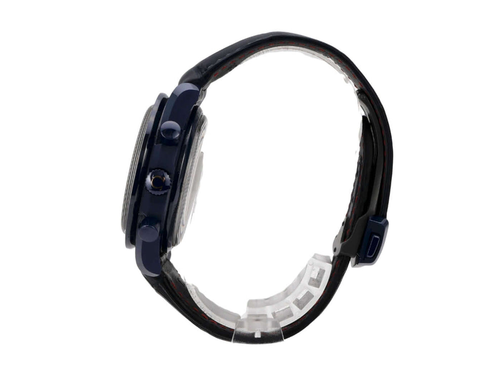 Omega Speedmaster Moonwatch Mondphase 304.93.44.52.03.002 seitliche Ansicht mit blauem Gehäuse und Krokolederband