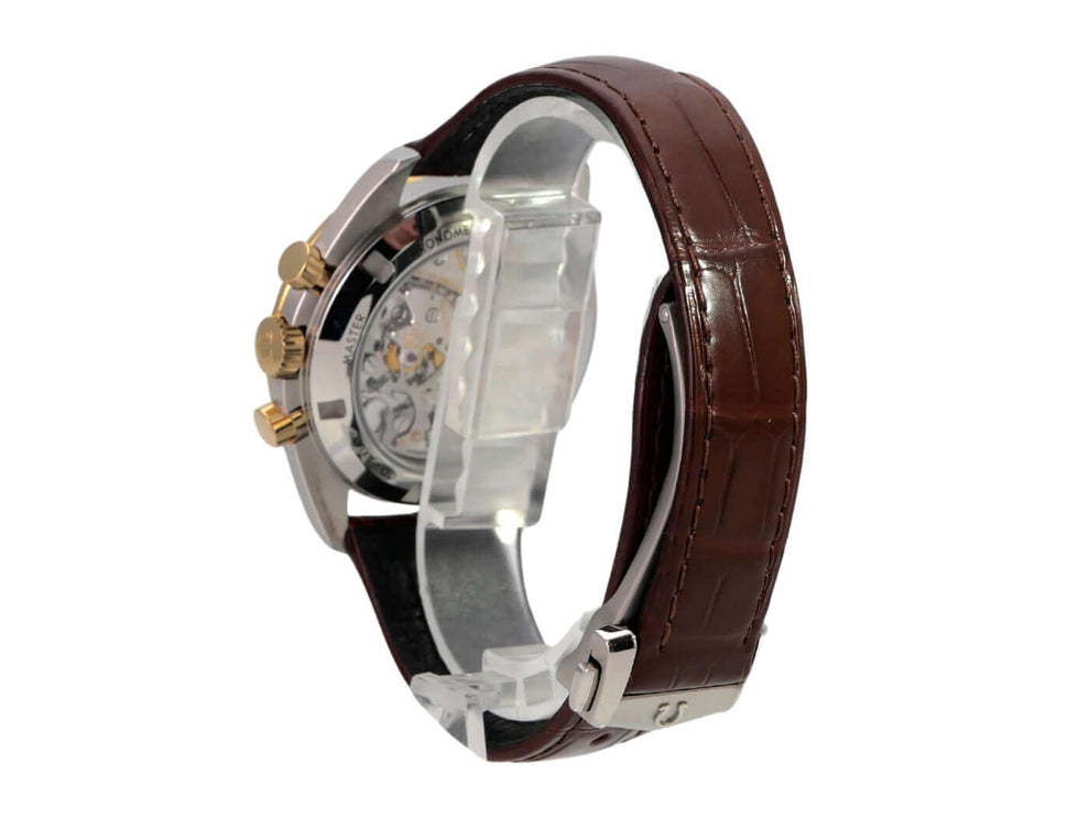 Omega Speedmaster Moonwatch 310.23.42.50.02.001 seitliche Ansicht mit braunem Lederband und Edelstahlgehäuse