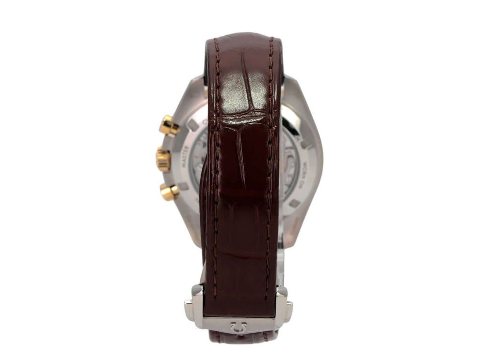 Omega Speedmaster Moonwatch 310.23.42.50.02.001 Rückansicht mit braunem Lederband