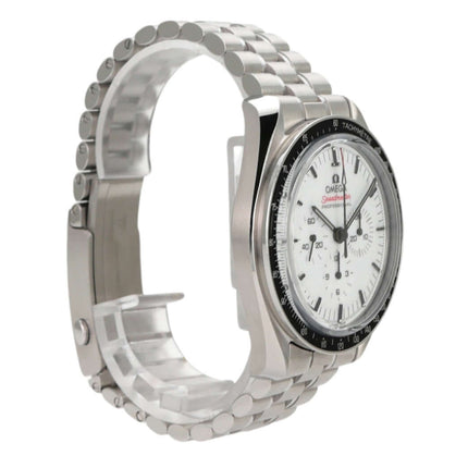 Omega Speedmaster Professional Moonwatch 310.30.42.50.04.001 mit Edelstahlarmband und weißem Zifferblatt.