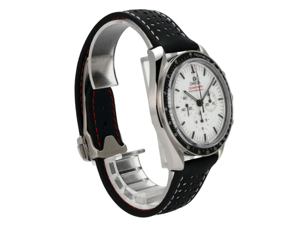 Omega Speedmaster Professional Moonwatch 310.32.42.50.04.002 mit schwarzem Gummiarmband und weißem Zifferblatt.