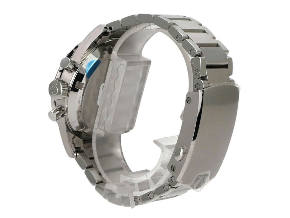 Omega Speedmaster 57 Chronograph Limited 311.10.39.30.01.001 Ansicht der Uhr mit Edelstahlband und Gehäuse.