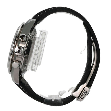 Seitenansicht der Omega Speedmaster Moonwatch Snoopy mit Edelstahlgehäuse und schwarzem Textilband.