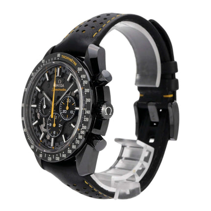 Omega Speedmaster Dark Side of the Moon Apollo 8, schwarze Keramik, gelbe Ziernähte, Chronograph, 44,25 mm