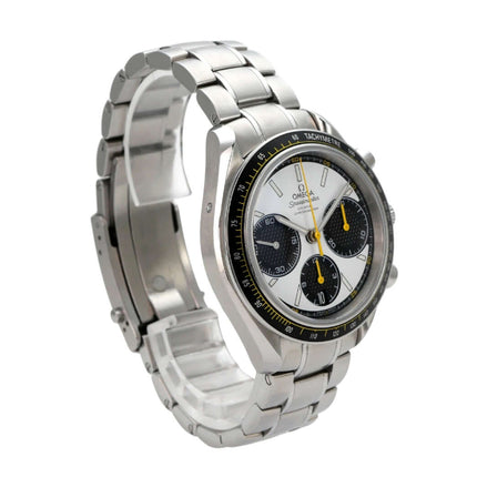 OMEGA Speedmaster Racing 326.30.40.50.04.001 Edelstahl Armbanduhr mit schwarzer Lünette und weißem Zifferblatt.