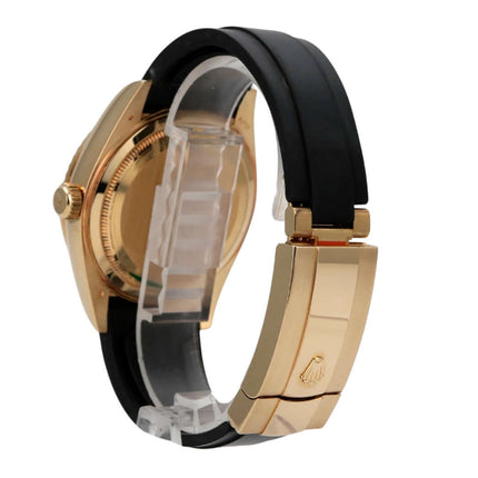 Rolex Sky-Dweller Gelbgold - Oysterflex 326238 Champagner mit schwarzem Oysterflex-Band und Goldschließe