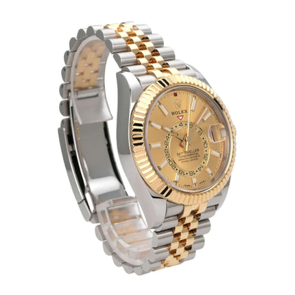 Rolex Sky-Dweller 326933 Champagner Jubile-Band Uhr mit Edelstahl und Gelbgoldarmband und champagnefarbenem Zifferblatt